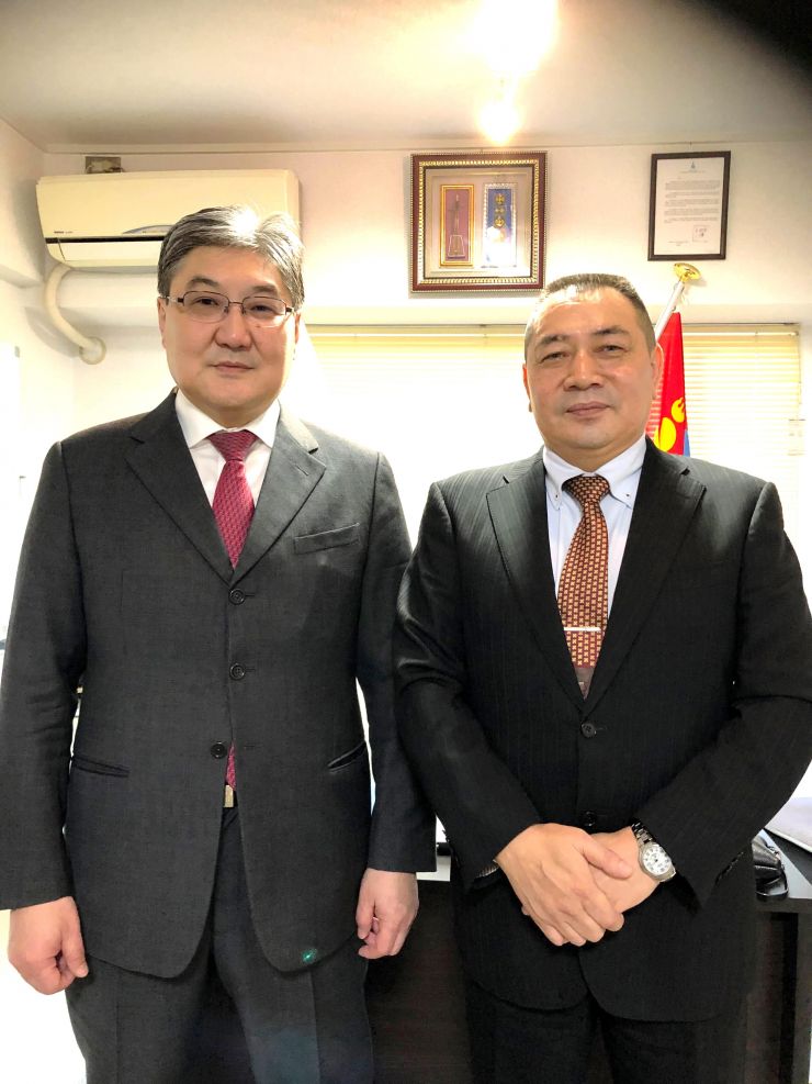 Элчин сайд Эрдээ.jpg